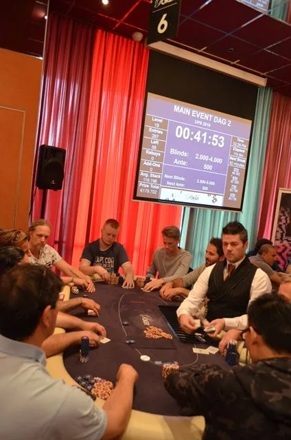 Tafel 6 | 2016/07 - Utrecht Poker Series - €700 NLHE Main Event 